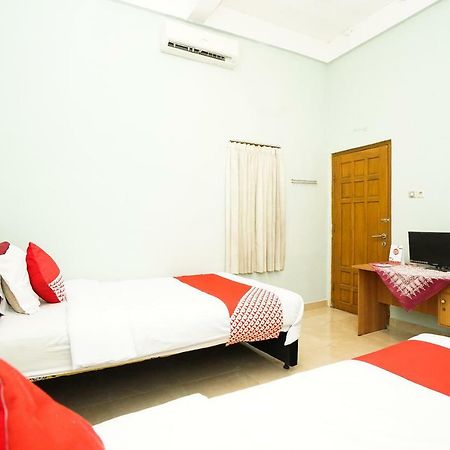 Kartika Syariah Homestay By Stayku Surabaja Zewnętrze zdjęcie