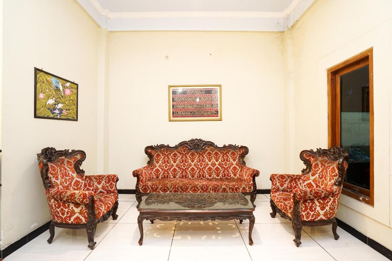 Kartika Syariah Homestay By Stayku Surabaja Zewnętrze zdjęcie