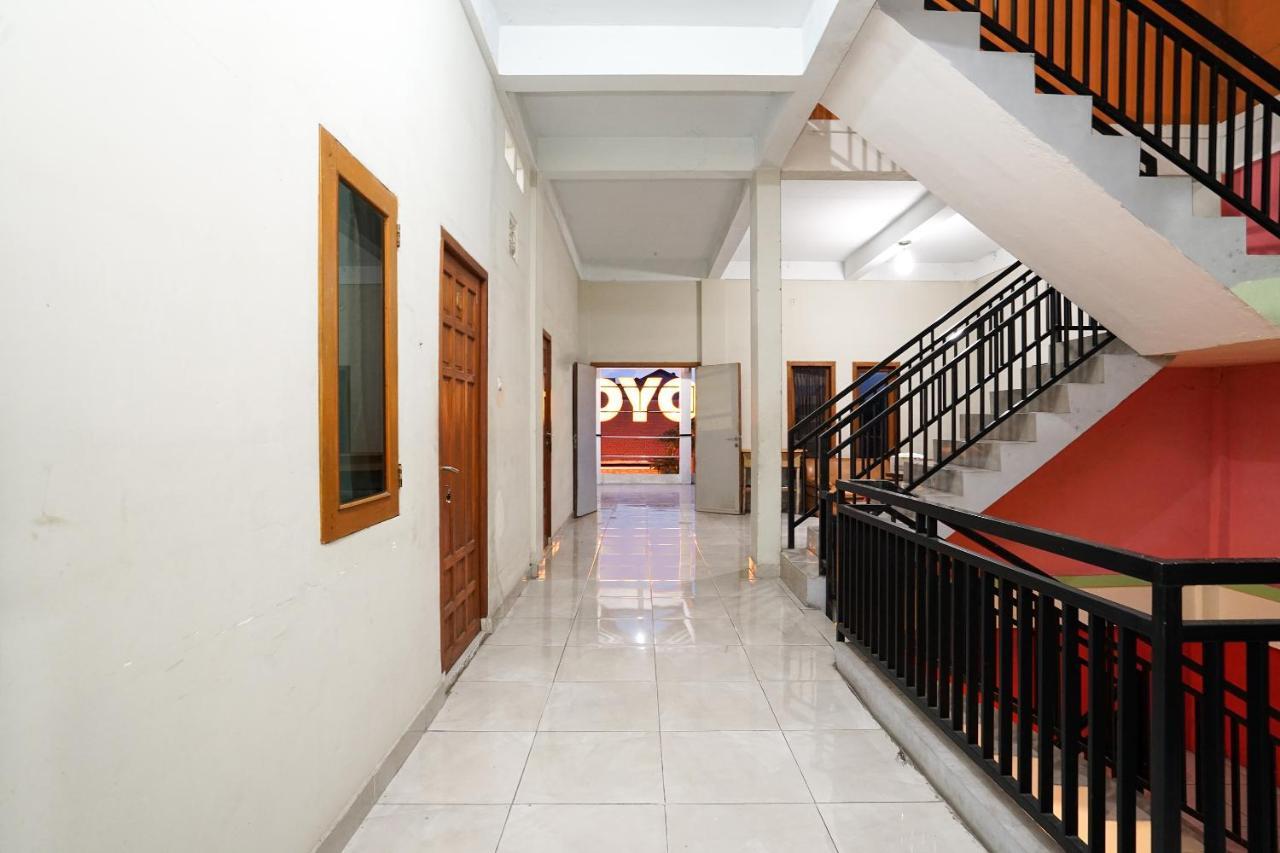 Kartika Syariah Homestay By Stayku Surabaja Zewnętrze zdjęcie