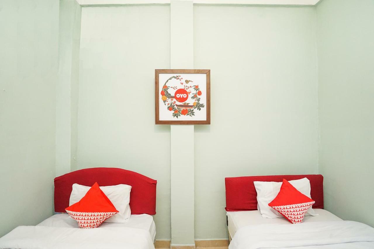 Kartika Syariah Homestay By Stayku Surabaja Zewnętrze zdjęcie